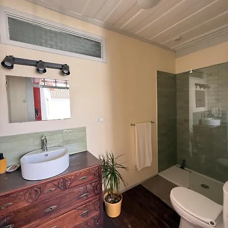 לינה וארוחת בוקר House Of Vines Carapinhal